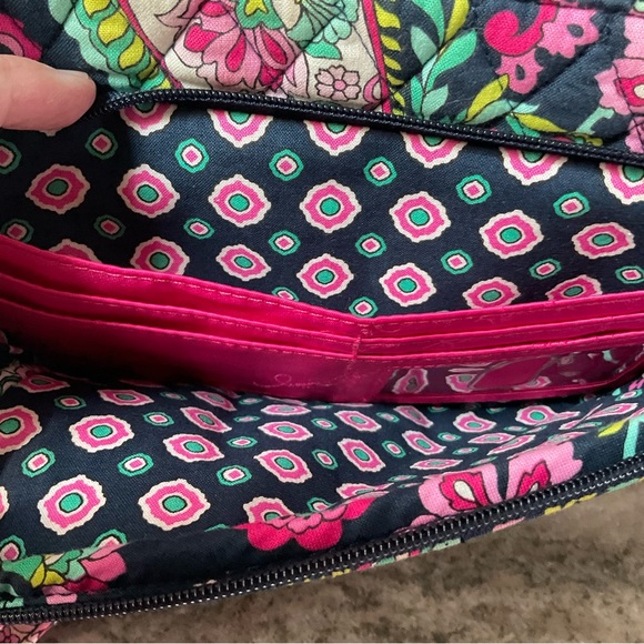 Vera Bradley Little Hipster Crossbody Petal Paisley Retired  ID pouch and wallet - Picture 6 of 13
